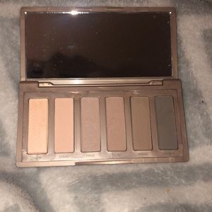 UD NAKED 2 BASICS palette